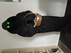 Ansiktslös Mask med Lysande Gröna Ögon
