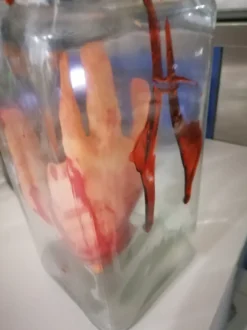 Avhuggen Hand med Blod Prop