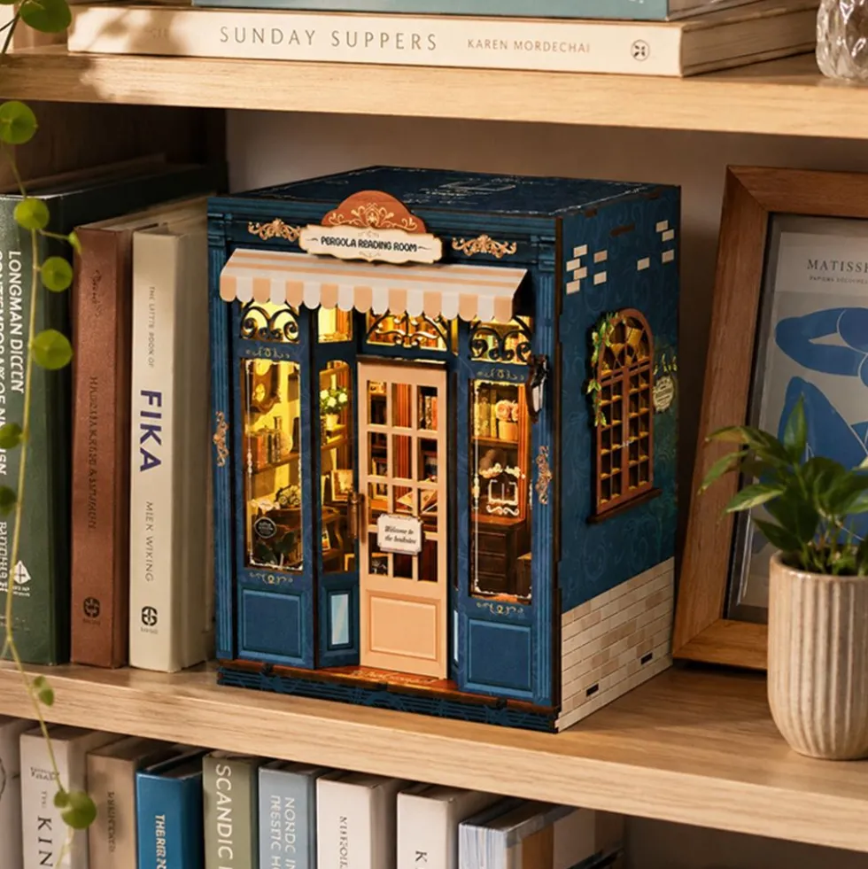 DIY Book Nook Pergola Reading Room