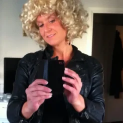 Grease Sandy Lockig Peruk