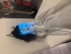Hängande Spökflicka med Lysande Ögon Animerad Prop