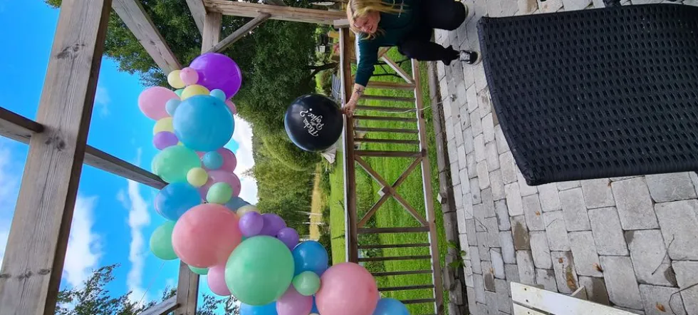 Jätteballong Flicka eller Pojke med Konfetti