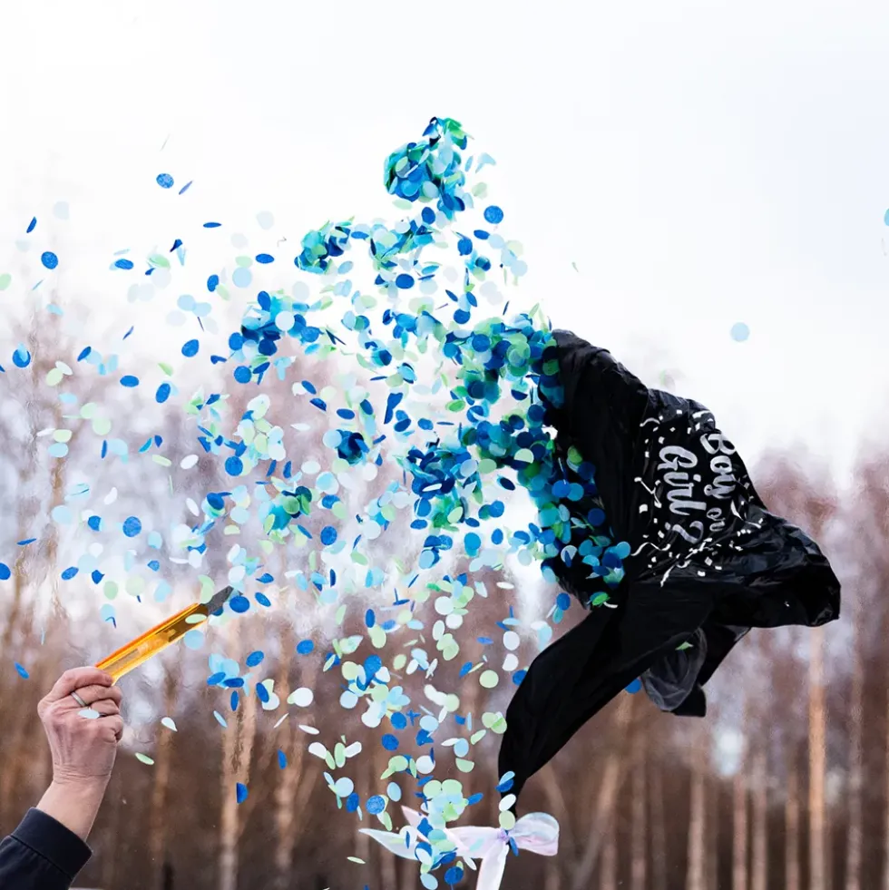 Jätteballong Flicka eller Pojke med Konfetti