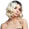 Kourtney Blond Kort Tvåtonad Peruk med Lockar