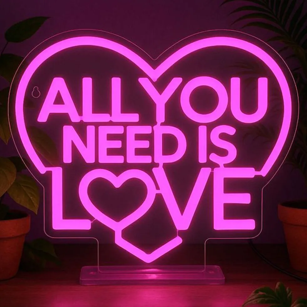 LED-Lampa All You Need is Love