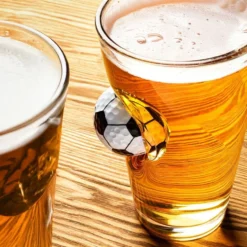 Ölglas med Fotboll
