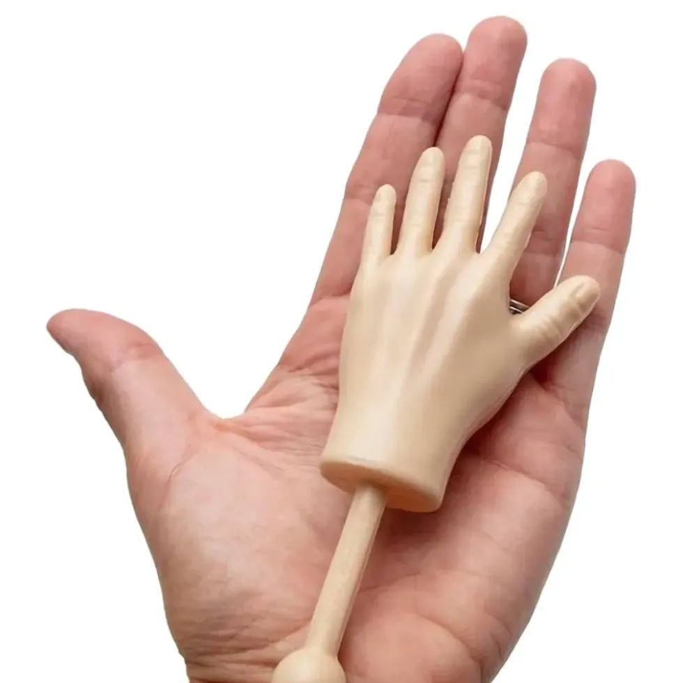 Minihänder på Pinne
