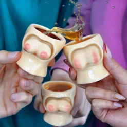 Shotglas Gungande Bröst