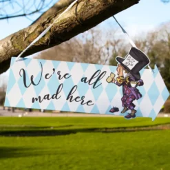 Skyltar med Text Alice Wonderland