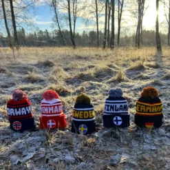 Stickad Mössa Pom Pom Sweden