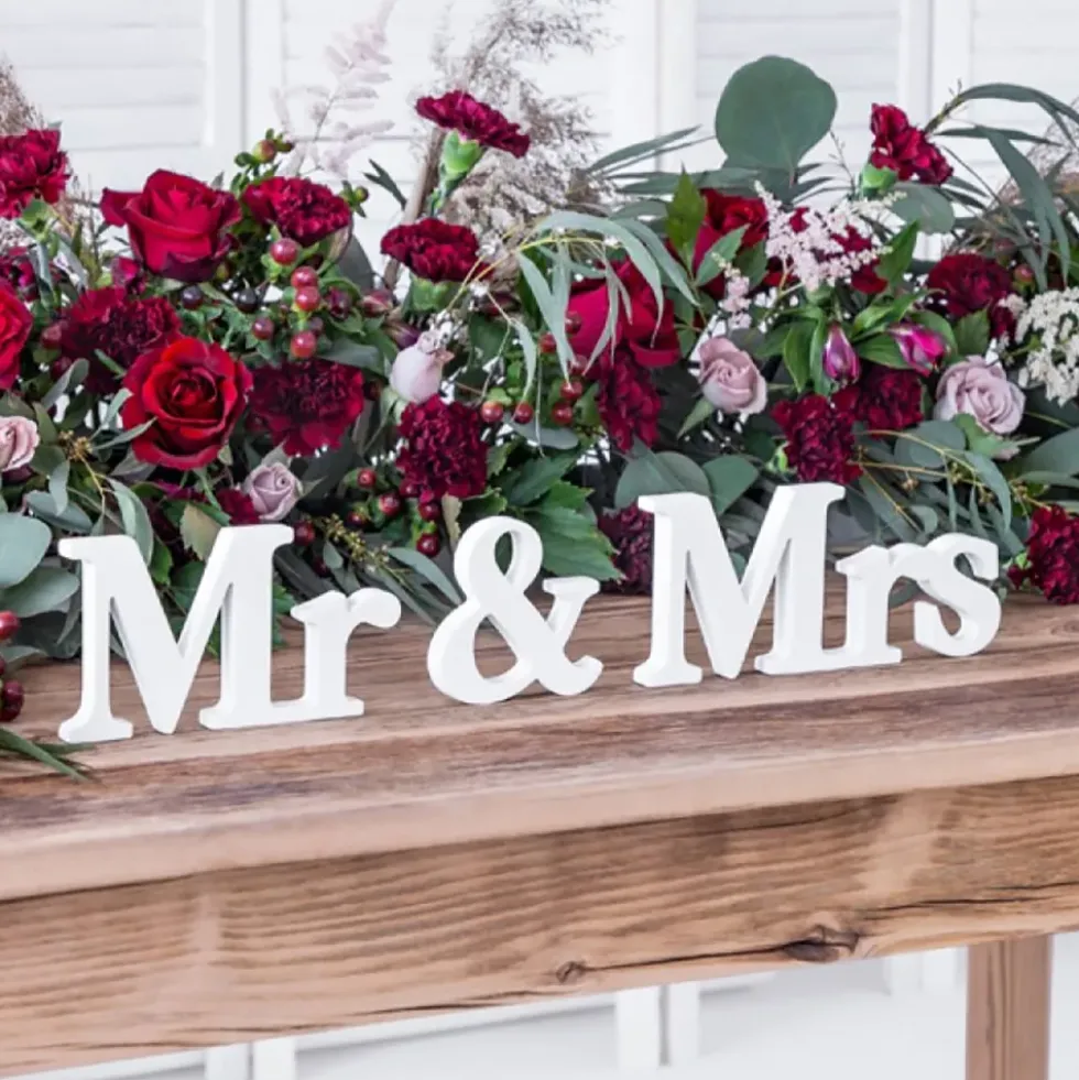 Träbokstäver Vita Mr & Mrs
