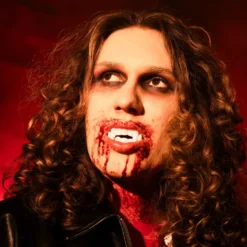 Vampyrtänder Vita i Plast