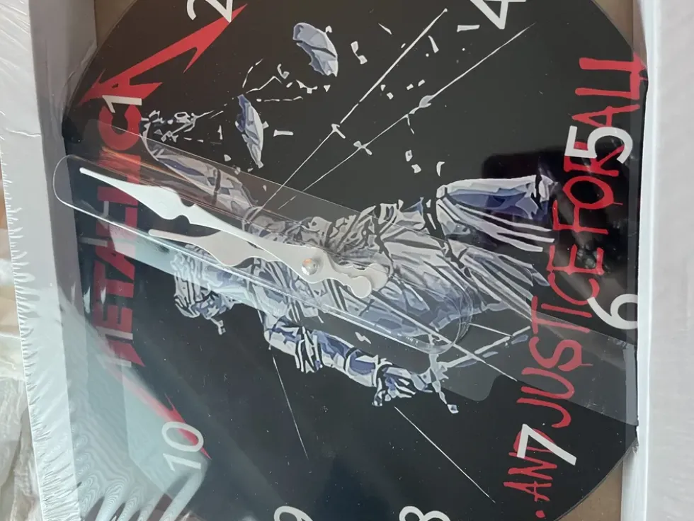 Väggklocka i Glas Metallica