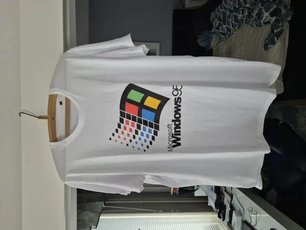 Windows 95 T-shirt