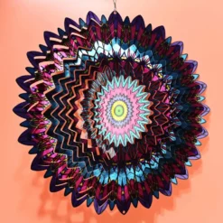 Wind Spinner i Metall Påfågel Rosa